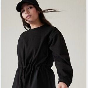 Athleta Triumph crew neck sweatshirt NWT!